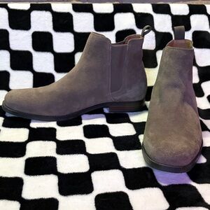 Men's Gray Suede Chelsea Boots